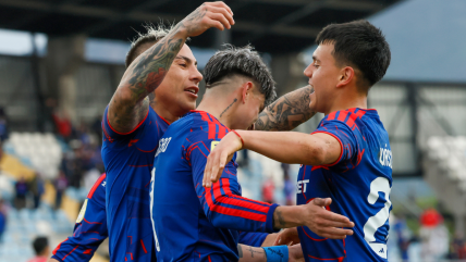 La U aplastó con seis goles a Ñublense y se acercó a Colo Colo en la pelea por el título
