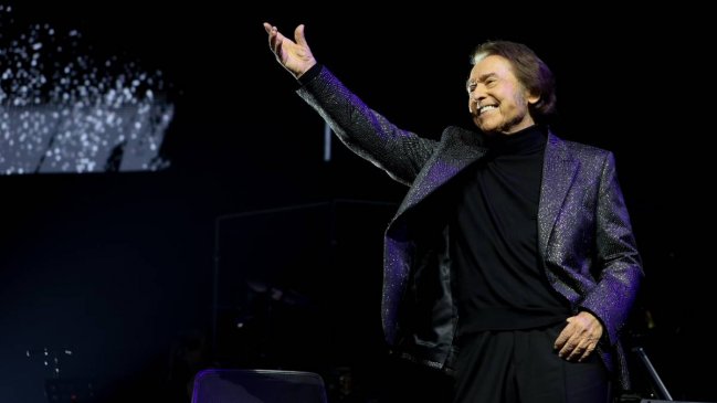 "Estoy aquí, ¡un año más, señores!": Raphael sigue siendo aquel, el de siempre