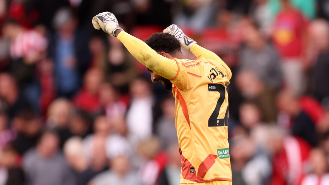 Vigouroux fue clave en victoria que mantuvo a Swansea como líder de la Championship