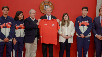   El Team Chile fue recibido por Kast en La Moneda tras los Juegos Sudamericanos de Santa Fe 