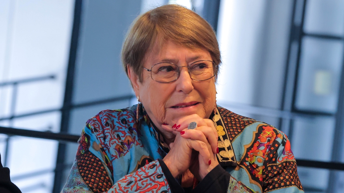 Bachelet: "No es momento de hablar de candidaturas, sino de lo mal que lo está pasando la gente"