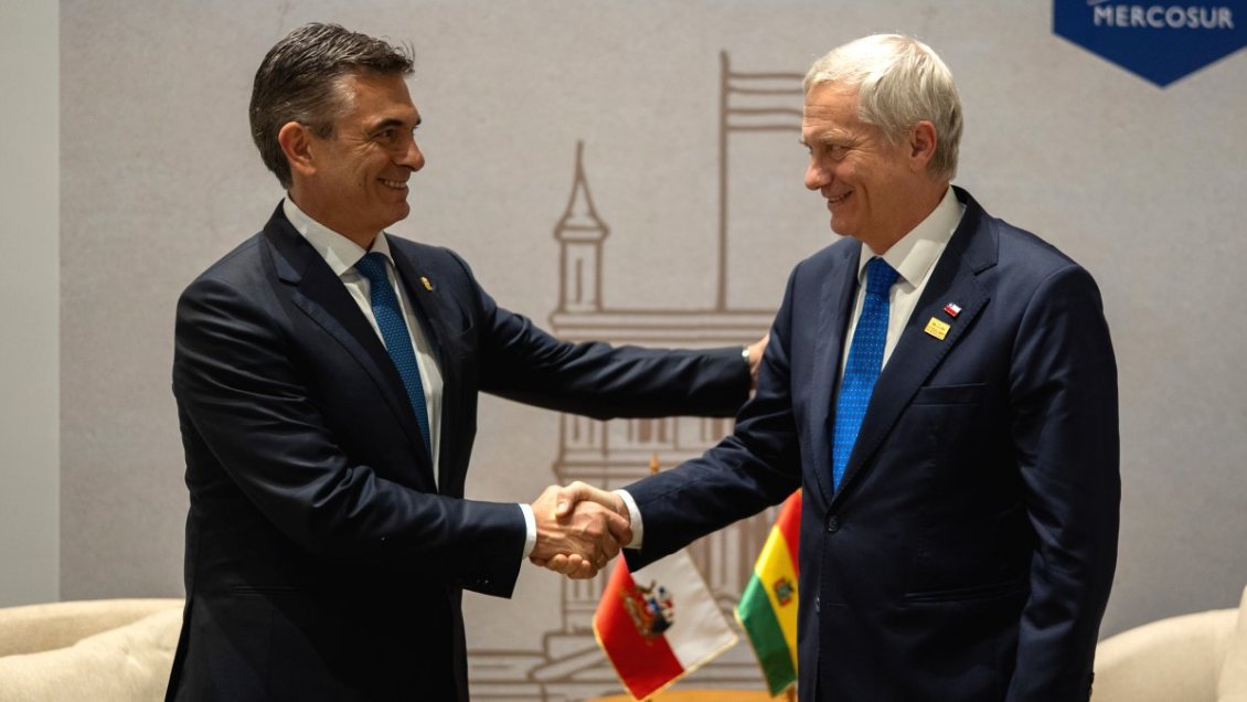 Kast realiza la primera visita oficial de un presidente chileno a Bolivia en 71 años