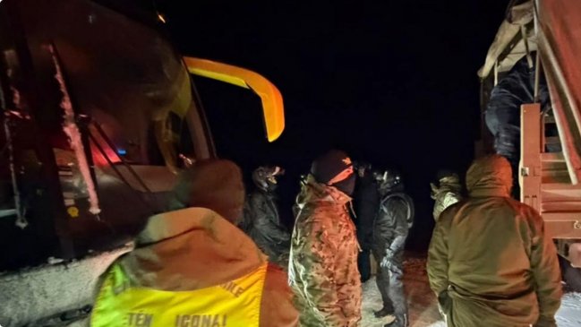 Carabineros y Ejército rescataron a personas aisladas por hielo en San Pedro de Atacama