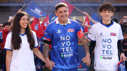   Matías Rodríguez vivió su emotiva despedida ante miles de hinchas de la U en La Florida 