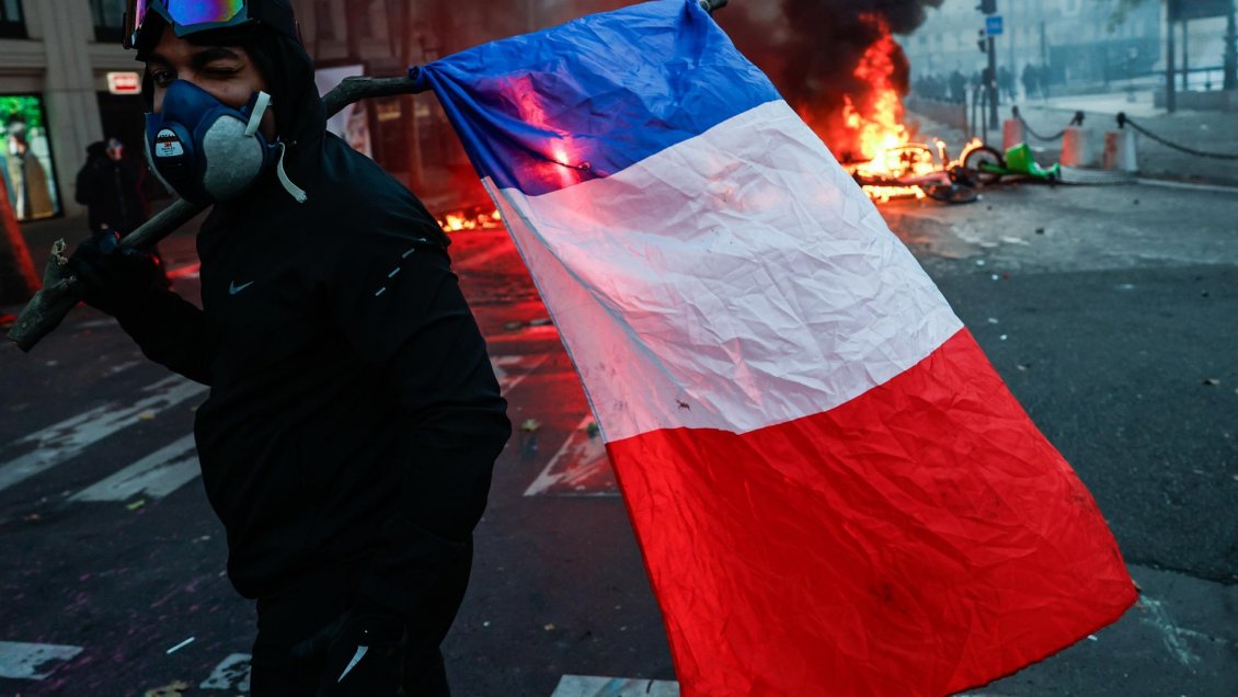 Balance de protestas en Francia: 2.000 detenidos y 600 policías heridos