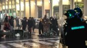 Milán vuelve a vivir una tarde de disturbios y choques entre grupos de jóvenes y policía