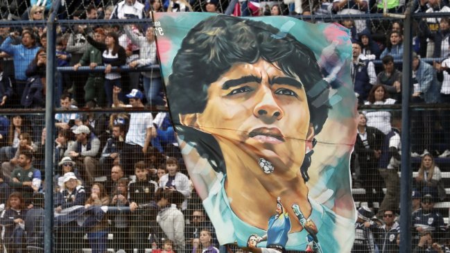 Justicia confirmó que abogado y hermanas de Maradona irán a juicio por la marca comercial