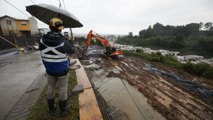 Lluvias dejan graves inundaciones en San Bernardo y cinco casas con daño menor en Las Condes