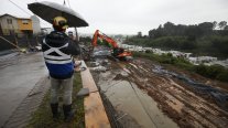 Continúa alerta roja en Arauco por socavón que motivó evacuación preventiva de más de 150 familias