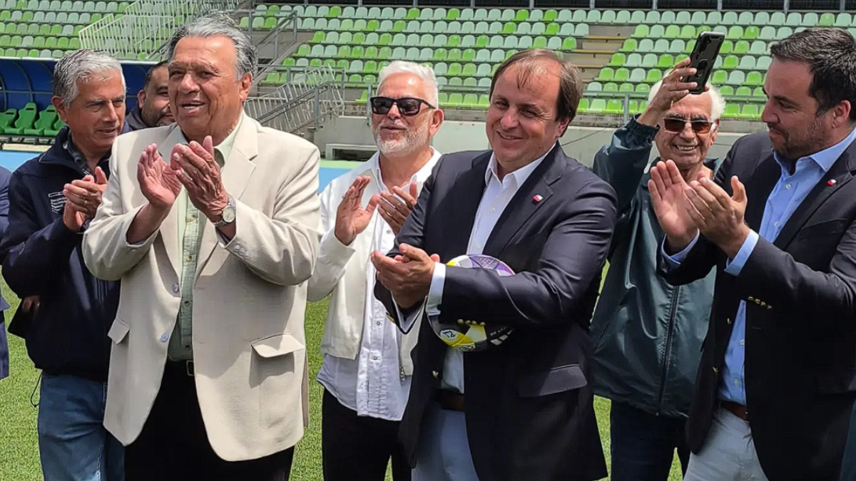[Fotos] Elías Figueroa celebró su cumpleaños 80 con homenaje de S ...