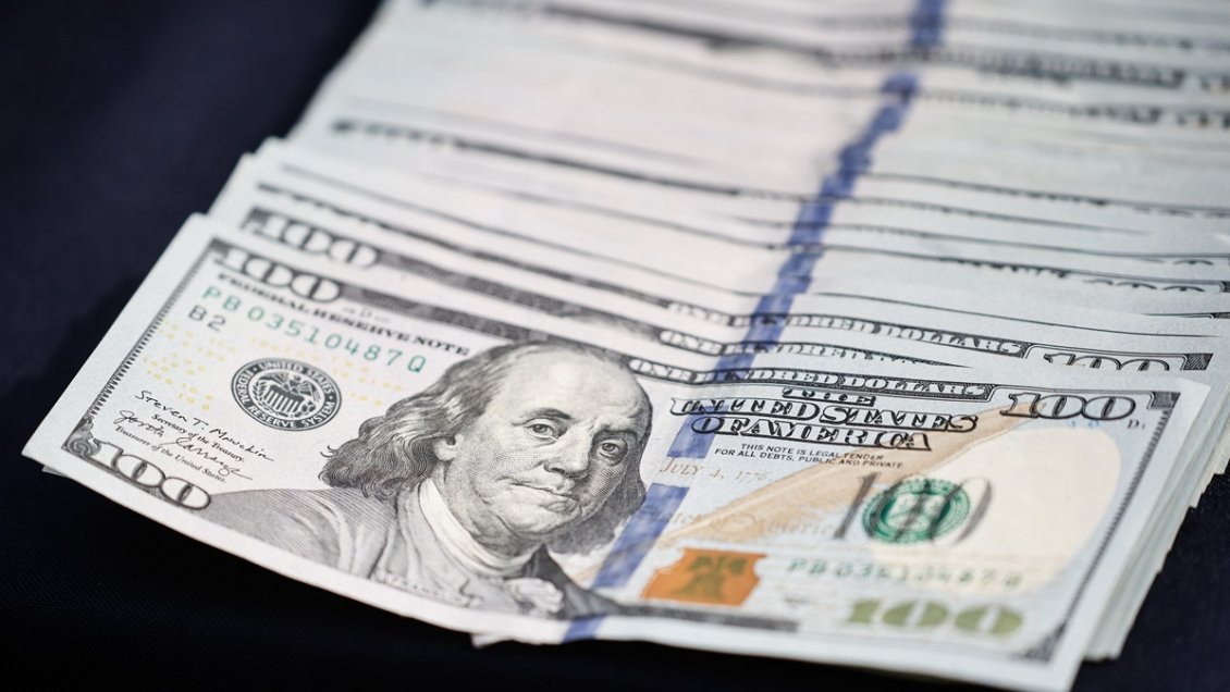 Dólar volvió a rozar los mil pesos tras la reelección de Lula en Brasil