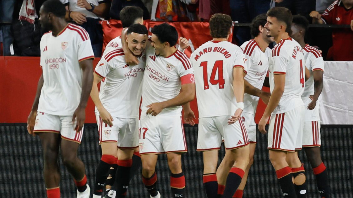 Suazo fue titular en triunfo que cortó racha negativa de Sevilla