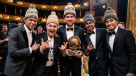 Con gorro chilote: Aníbal Mosa fue blanco de memes tras la gala del Balón de Oro