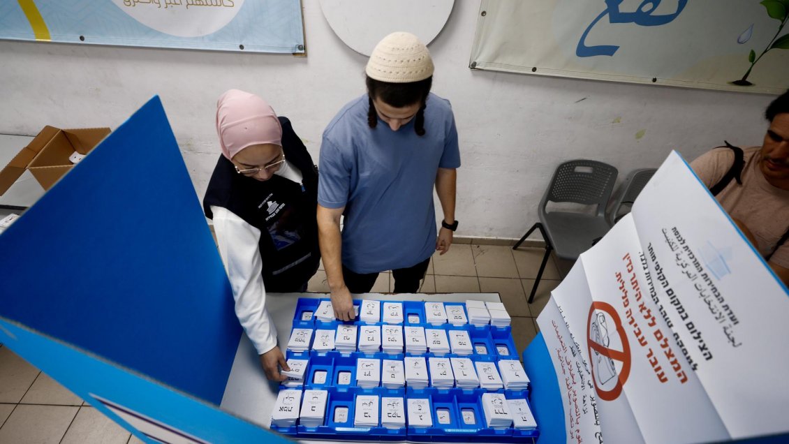 Comisión electoral israelí rechazó petición del partido de Netanyahu de alargar la votación