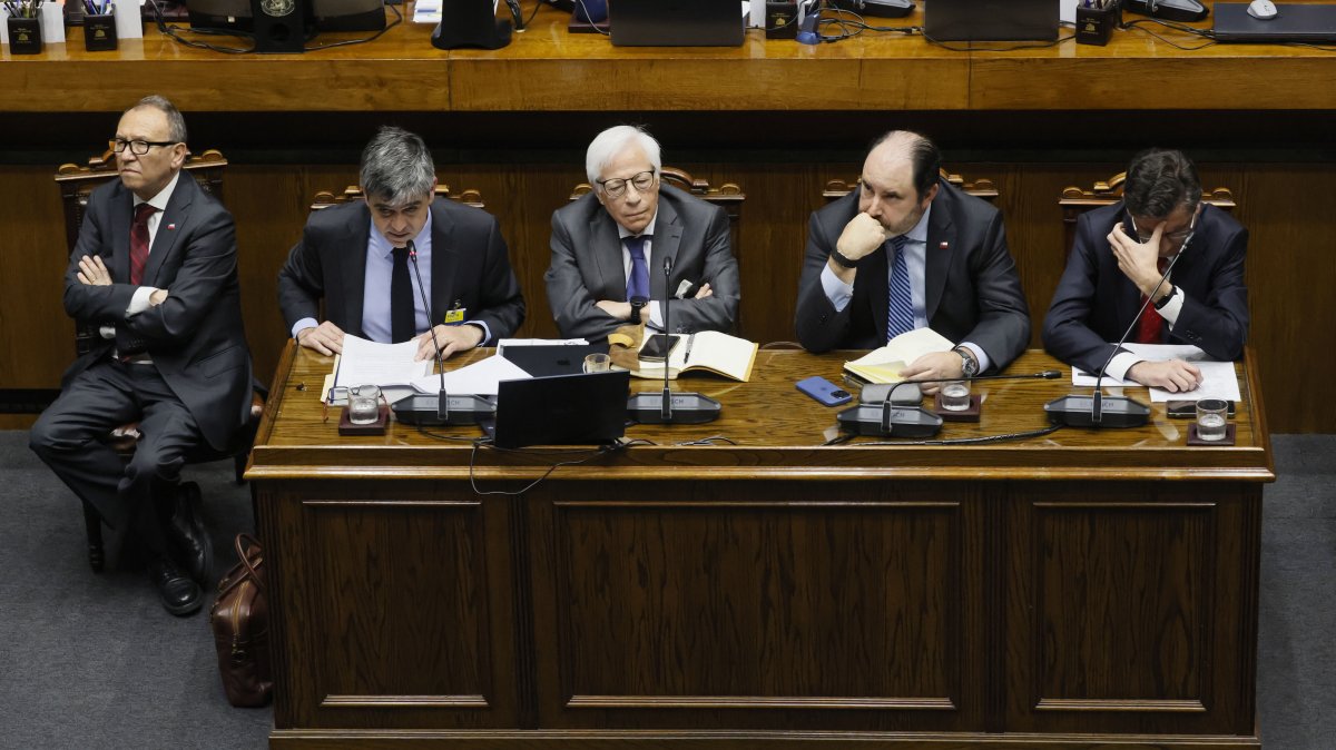 Dura sesión sobre AFPs en el Senado: se habló de "turbazo", "administración desleal" y "sandeces"