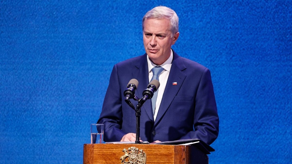Kast pide enfrentar problemas institucionales y "no salir arrancando a la primera"
