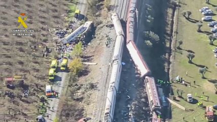 Accidente de tren dejó al menos 30 fallecidos en España