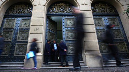   CFA: La probabilidad de sobrepasar el umbral prudente de deuda en tres años supera el 50% 