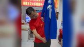 [VIDEO] Hinchas chinos quemaron camisetas de Mbappé y rompieron carteles con su imagen