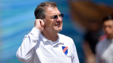   Aníbal Mosa descartó que tardanza en renovaciones haya influido en la baja de Colo Colo 