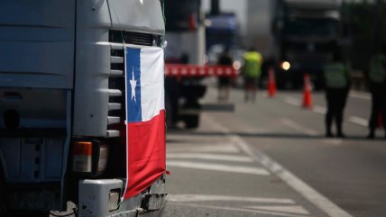 Paro indefinido: camioneros bloquean el puerto de San Antonio