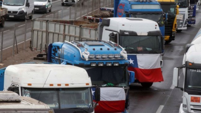 San Antonio: camioneros mantienen bloqueos a la espera de cita clave con el Gobierno