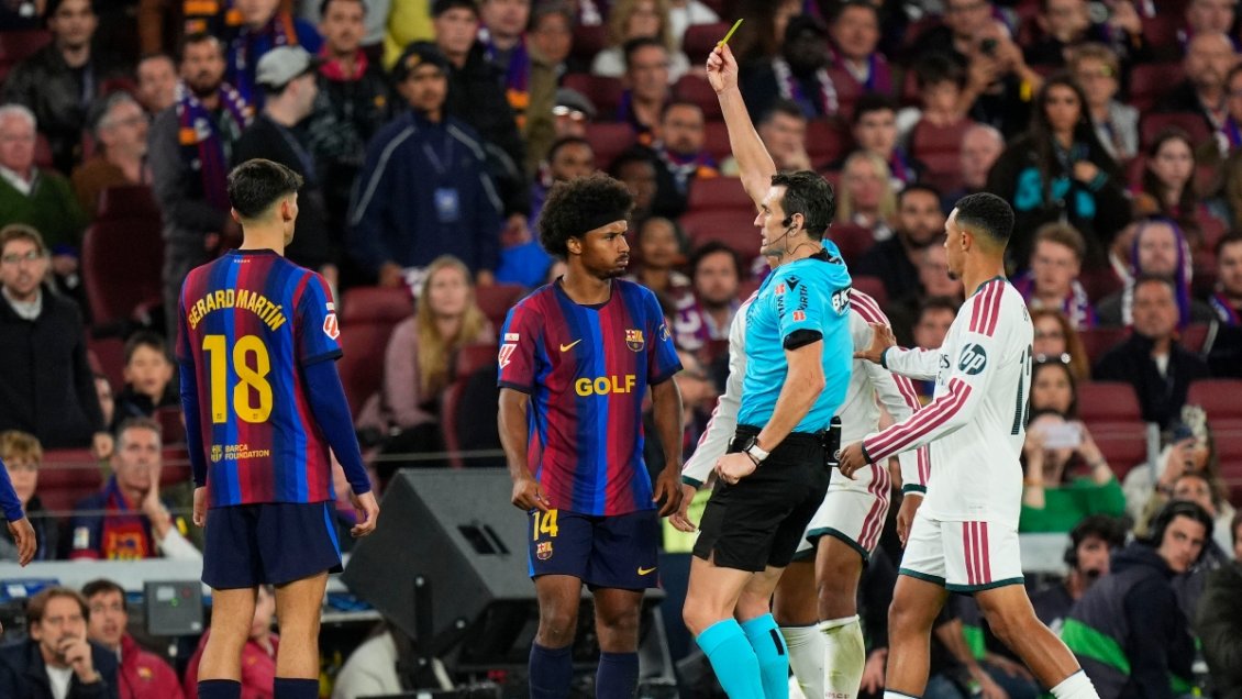 Giro histórico en el fútbol español: Los árbitros de la Liga hablarán por televisión tras los partidos