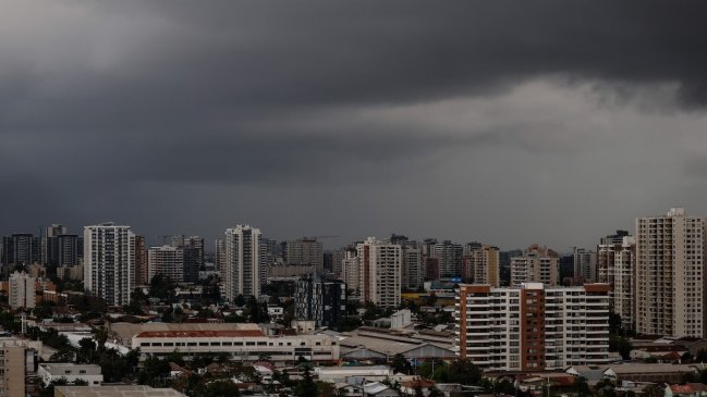 Santiago se prepara para tormenta con fuertes lluvias en corto período de tiempo